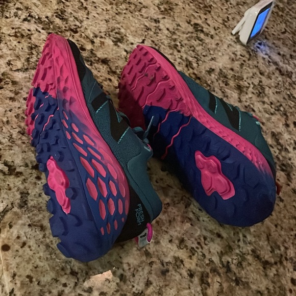 Like new New balance trail sneakers - Picture 3 of 5